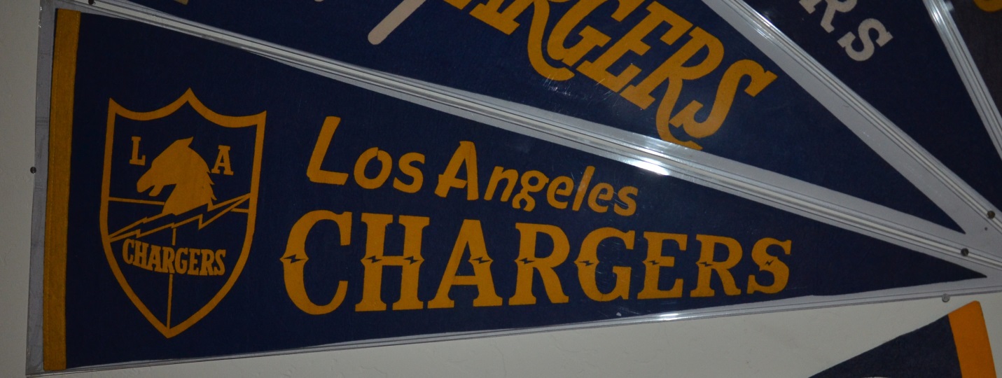 chargers-pennant-06.jpg
